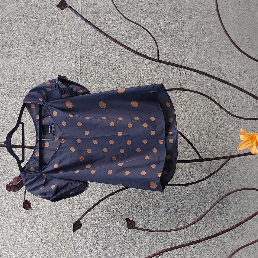 Dolce Vita 100% Silk Adorable Blouse